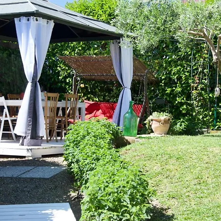 Volli Three Bed & Breakfast *