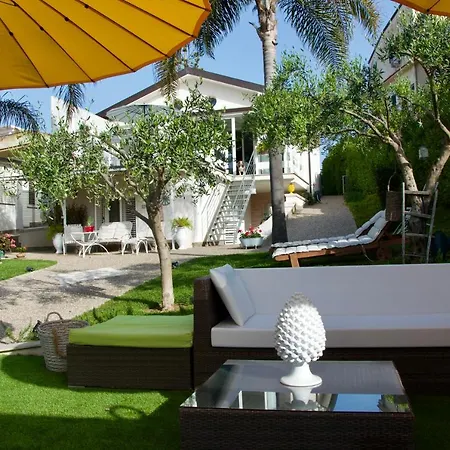 Volli Three Bed & Breakfast *