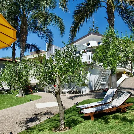 Volli Three Bed and Breakfast 3*