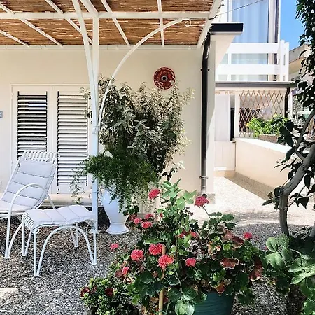 Volli Three فندق مبيت وإفطار