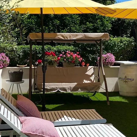 Volli Three Bed & Breakfast *