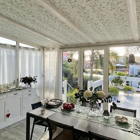 Volli Three Bed & Breakfast *
