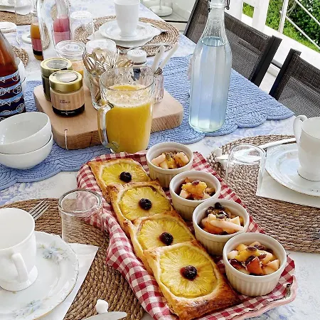 Bed & Breakfast Volli Three