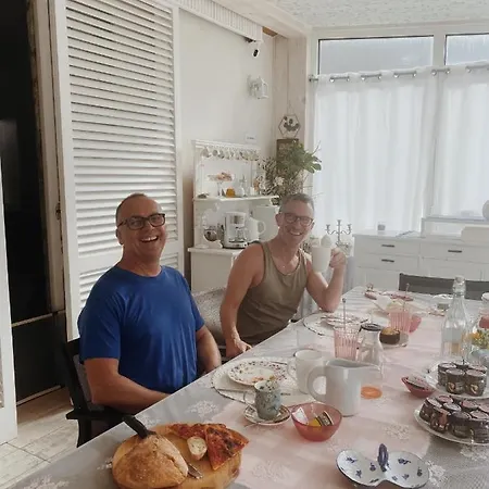 Volli Three Bed & Breakfast