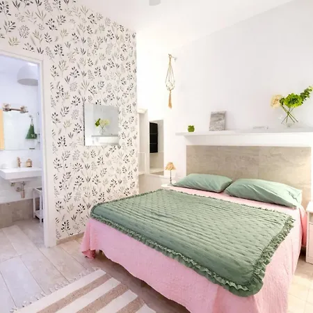 Bed and Breakfast Volli Three